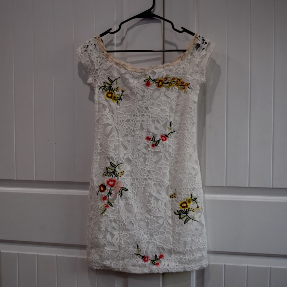 White/Cream embroidered mini dress